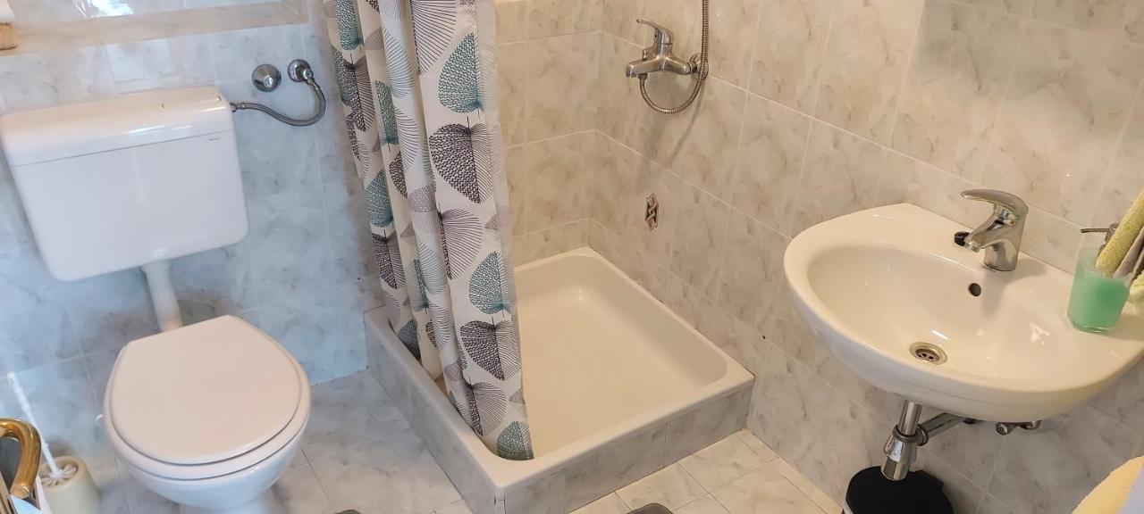 Apartmani Sladana Кампор Экстерьер фото